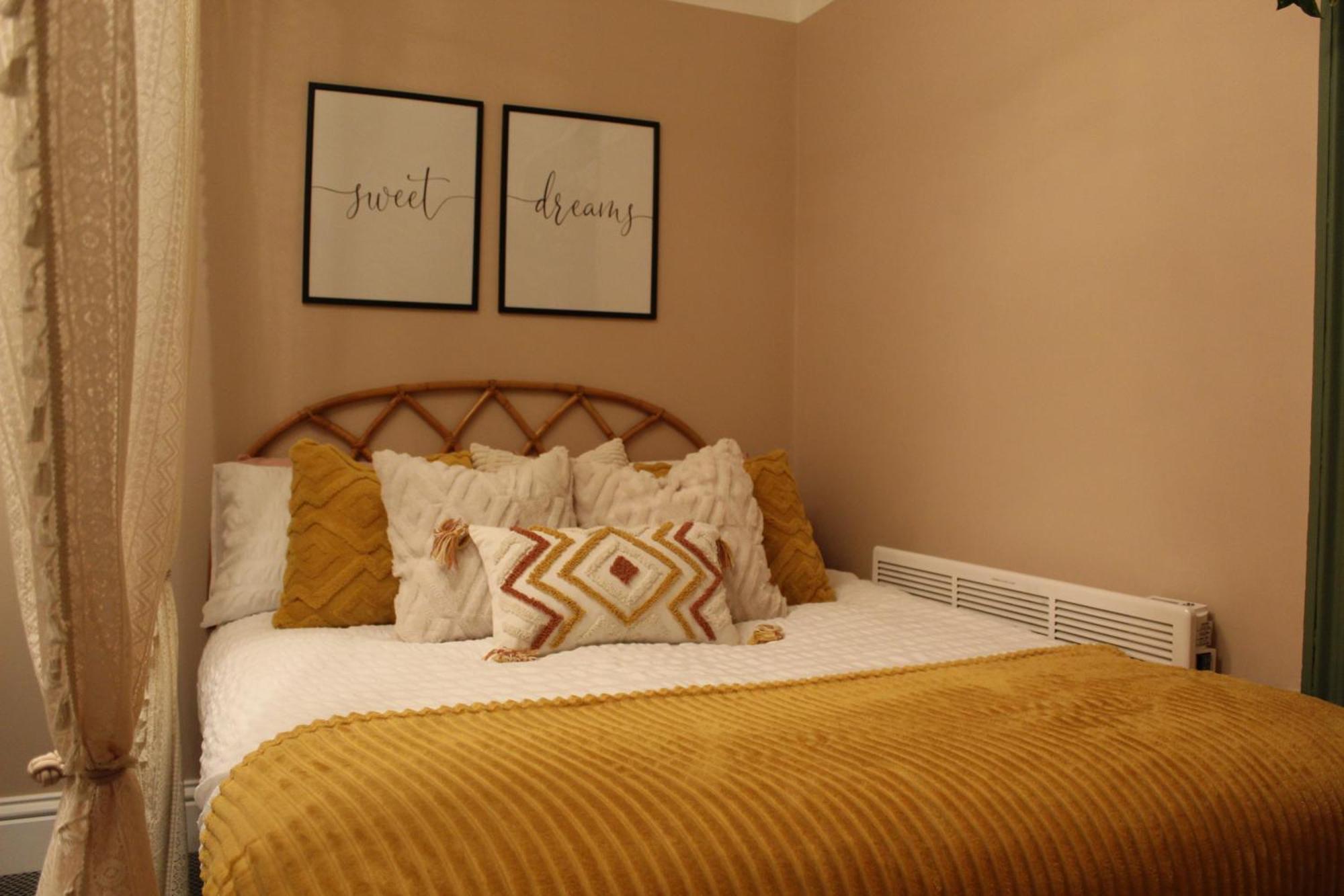 Peacehaven Retreat - 4 Minutes From The Beach! Pet Friendly! Weymouth Exterior photo
