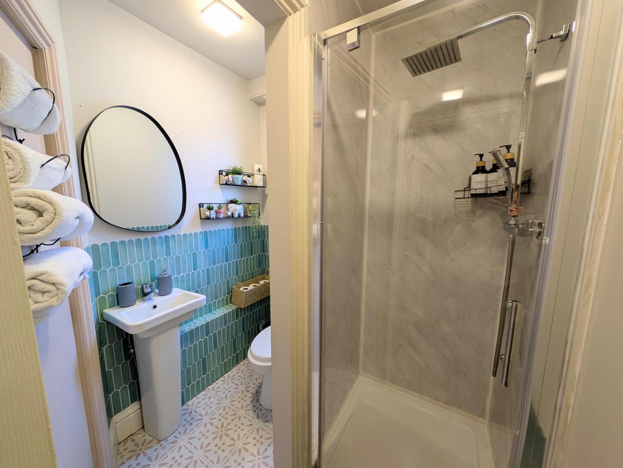 Peacehaven Retreat - 4 Minutes From The Beach! Pet Friendly! Weymouth Exterior photo